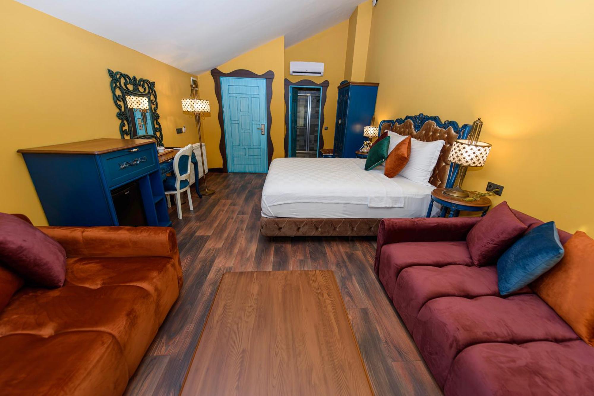 Hotel Tok Epik