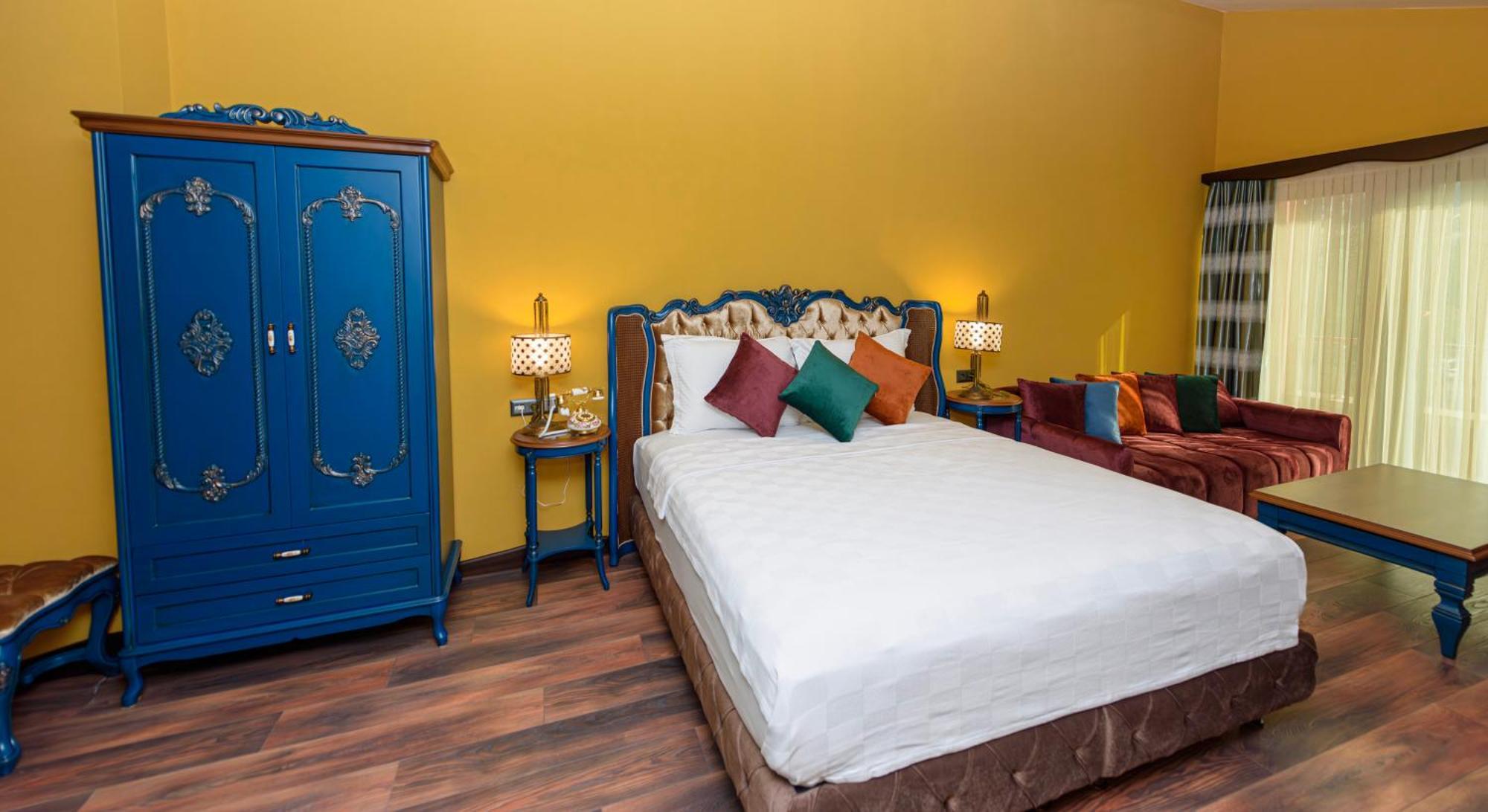 Hotel Tok Epik