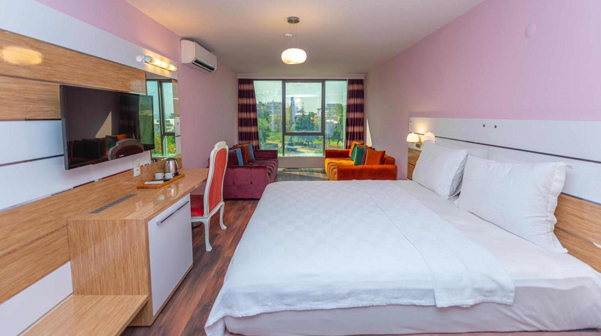 Hotel Tok Epik *