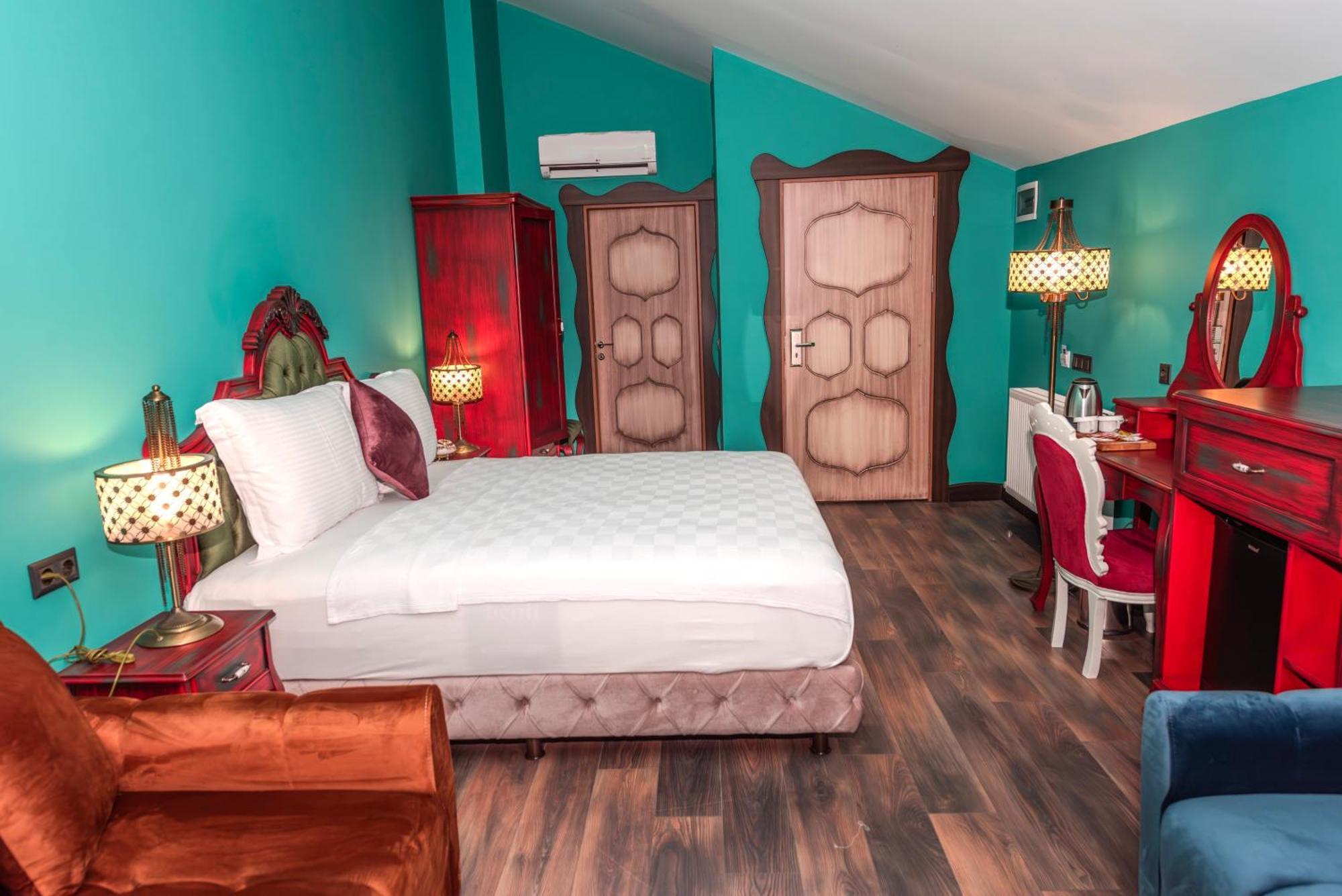 Hotel Tok Epik *