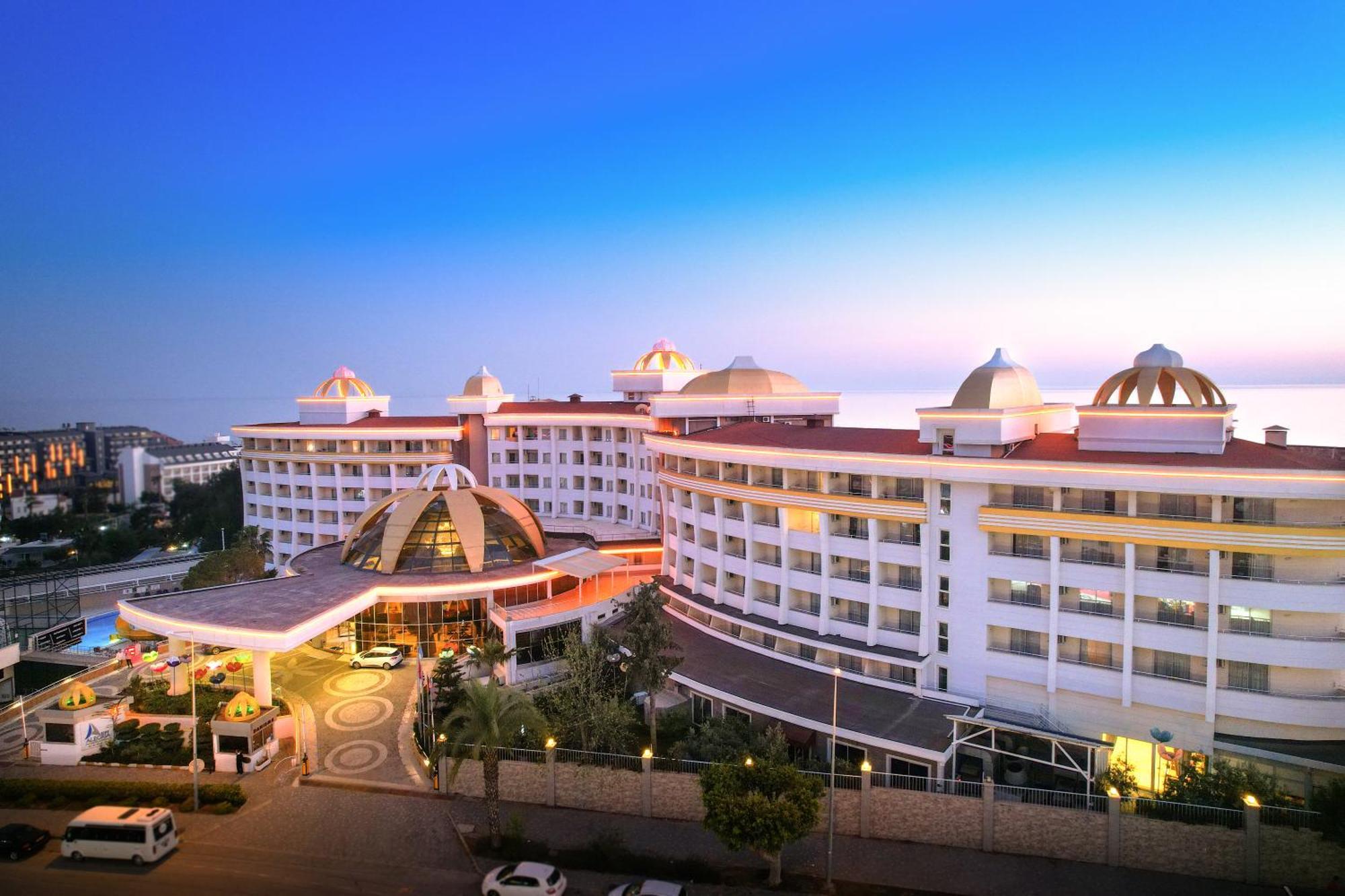 Resort Alegria & (adults Only) Side