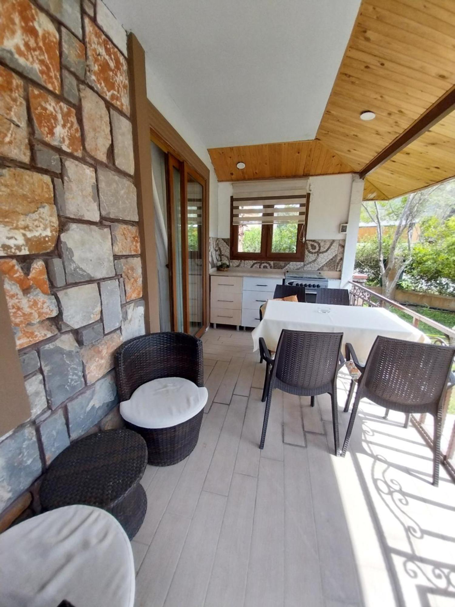 Jasmin Aparthotel 2*