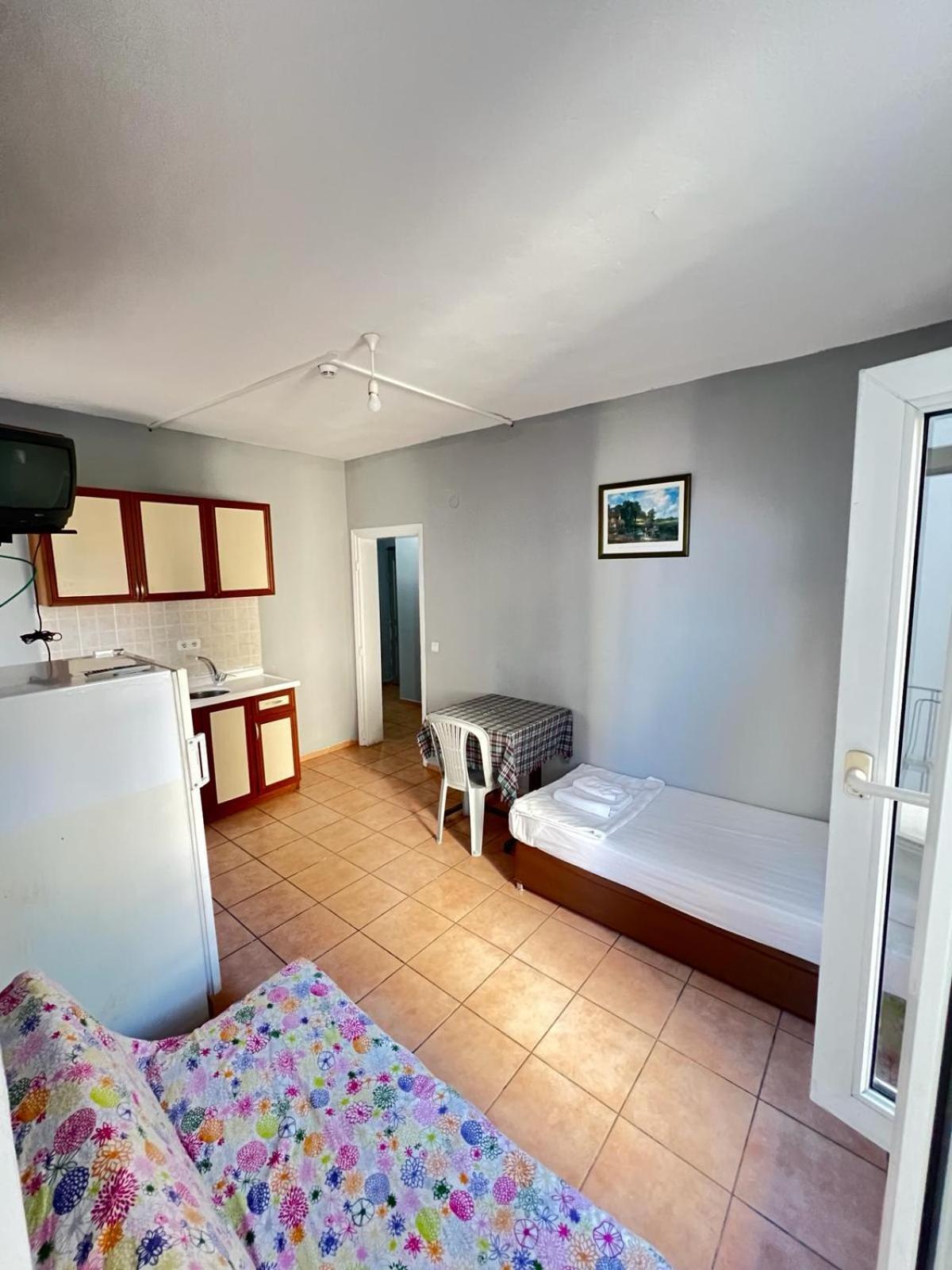 Respect Aparthotel *