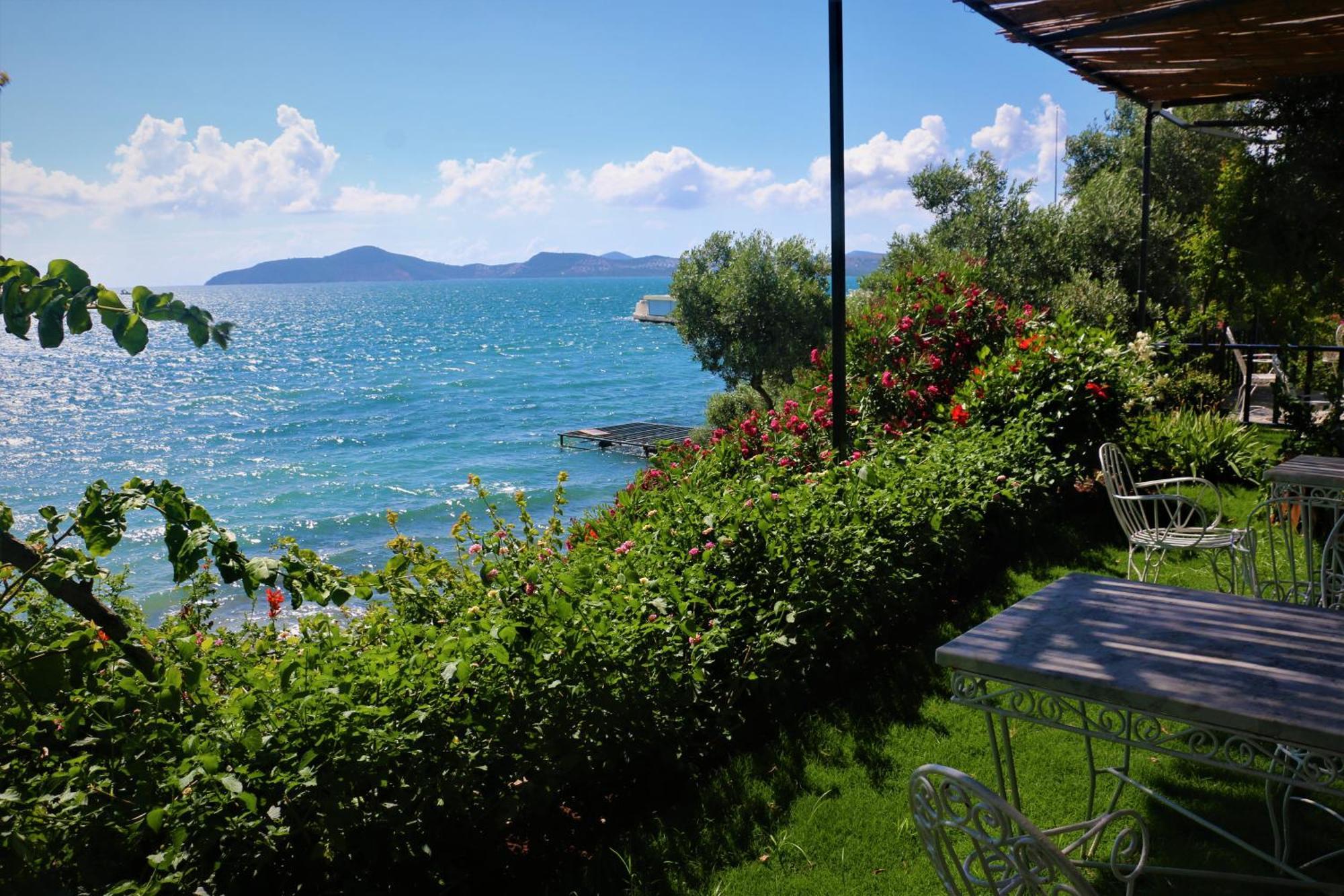 Urga Butik & Restaurant Hotel
