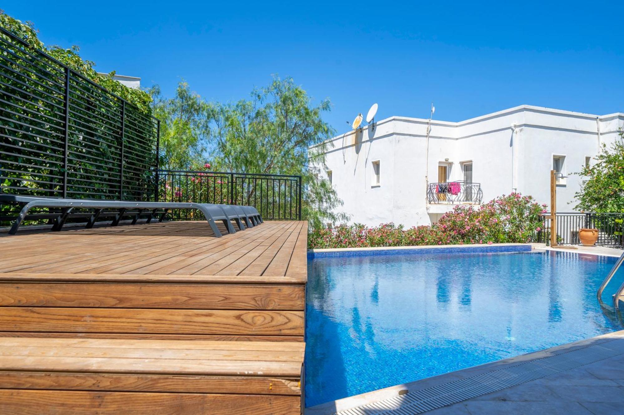 Noa Only Adult Aparthotel