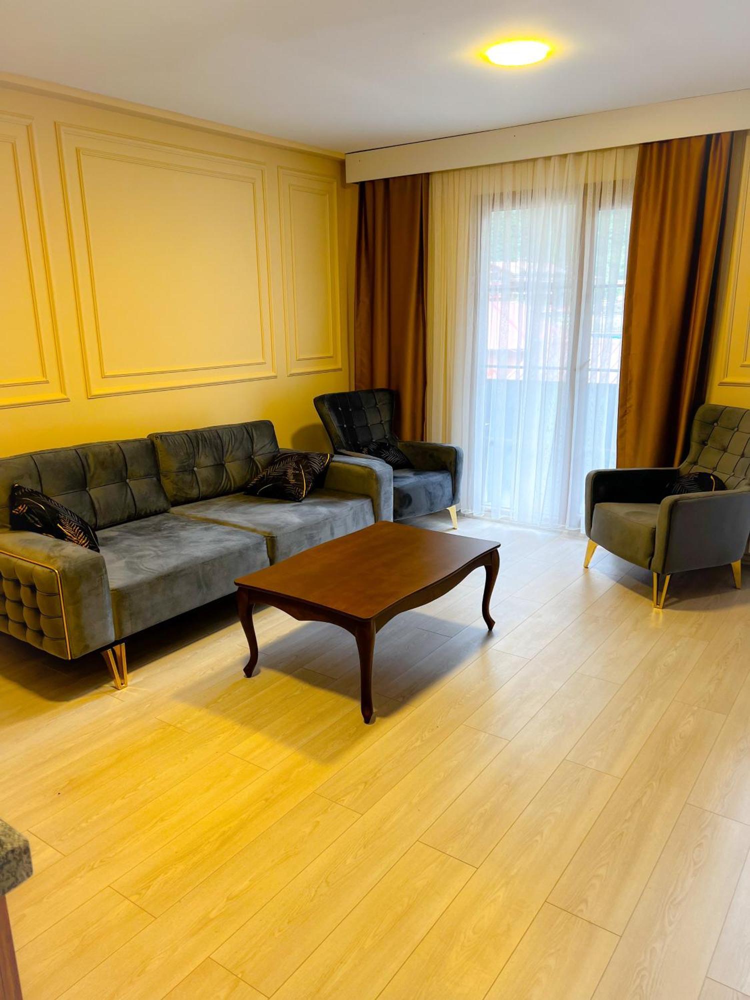 Mego Aparthotel 2*