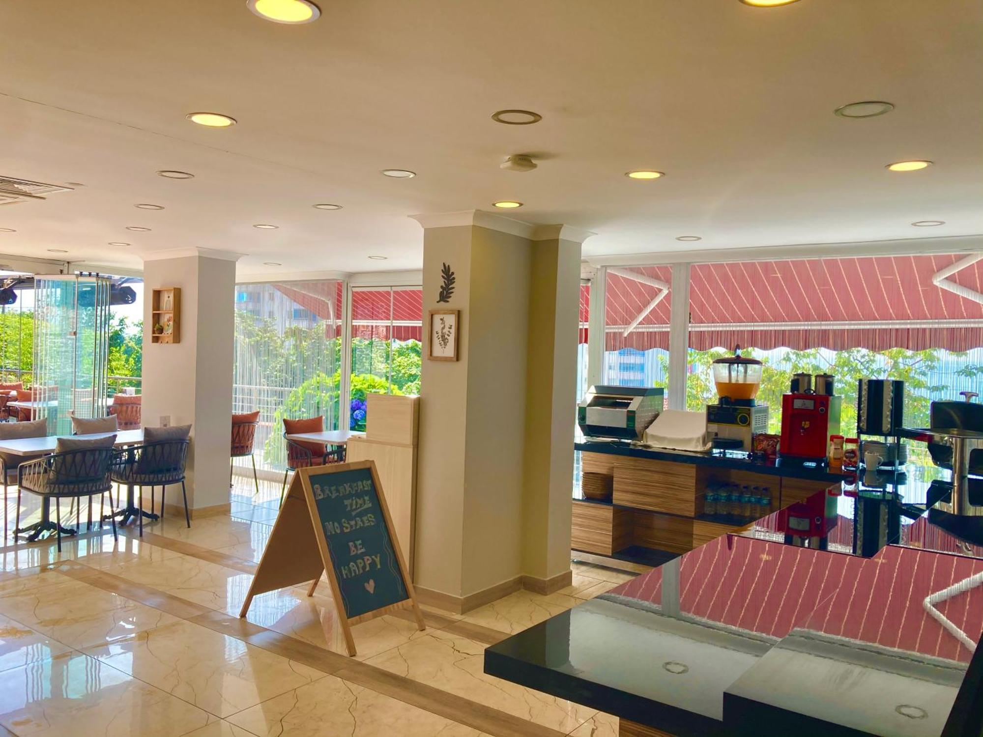Caykent Deluxe Hotel