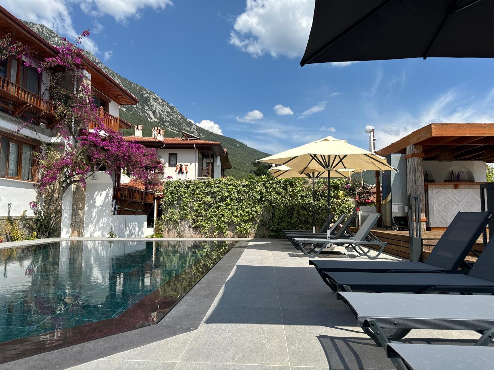 Hotel Tomsan & Akyaka