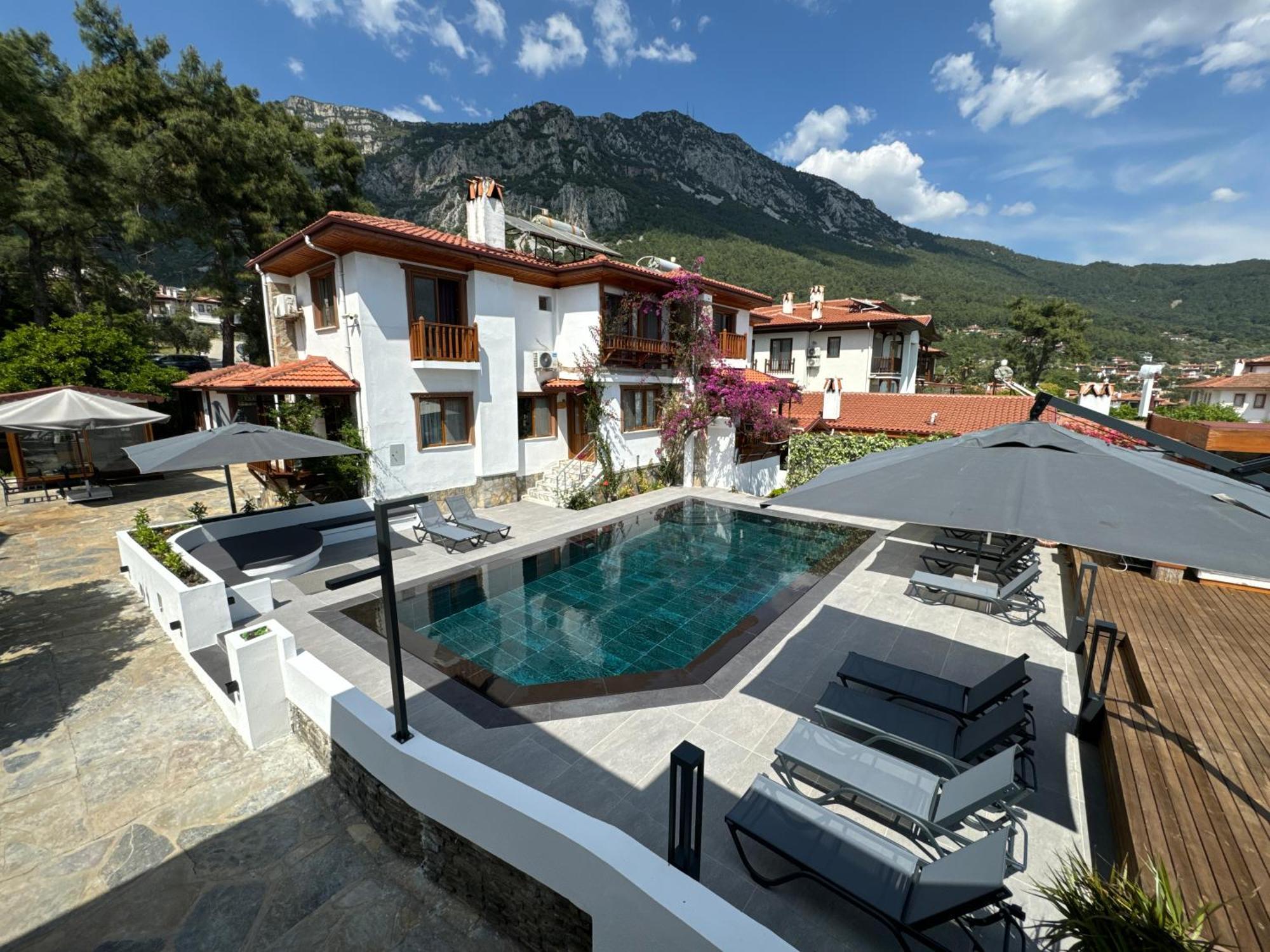 Tomsan & Akyaka Hotel *