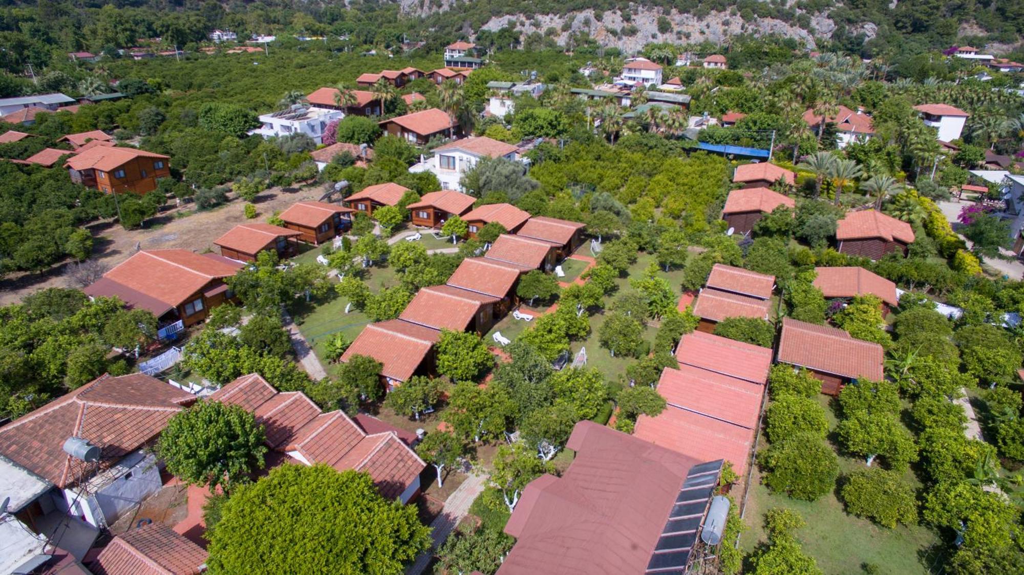 Baris & Holiday park
