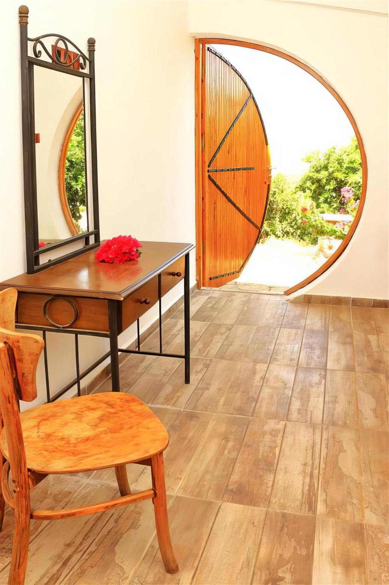 Heredot's House Lodge Finike