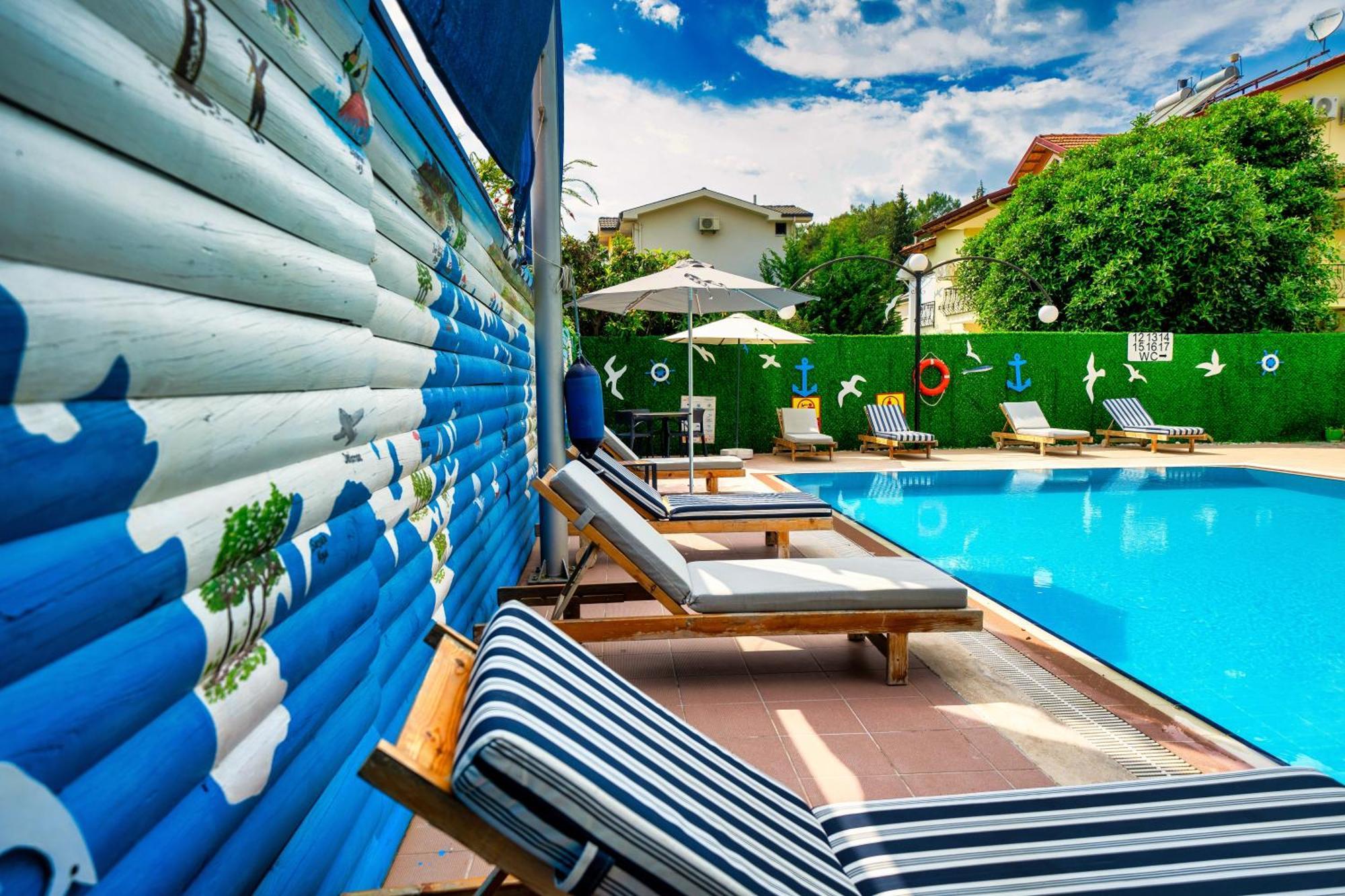 Hotel Dedeminn Garden