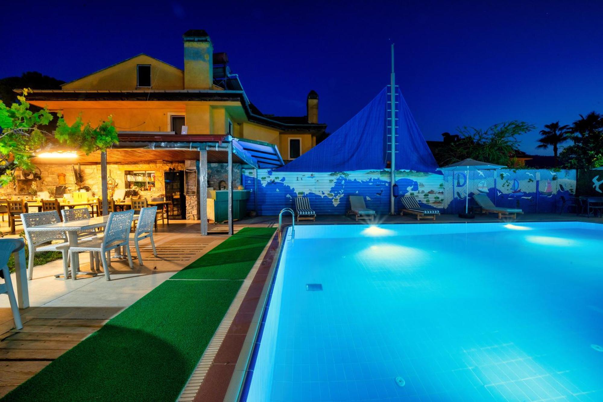 Hotel Dedeminn Garden