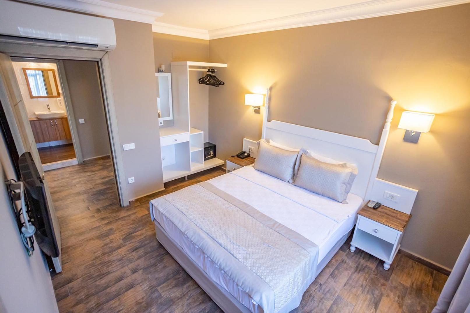 Olbios Marina 4*