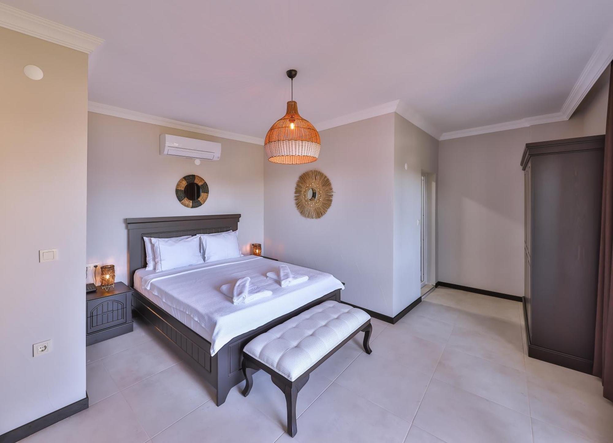 Hill House Adult Only 4*