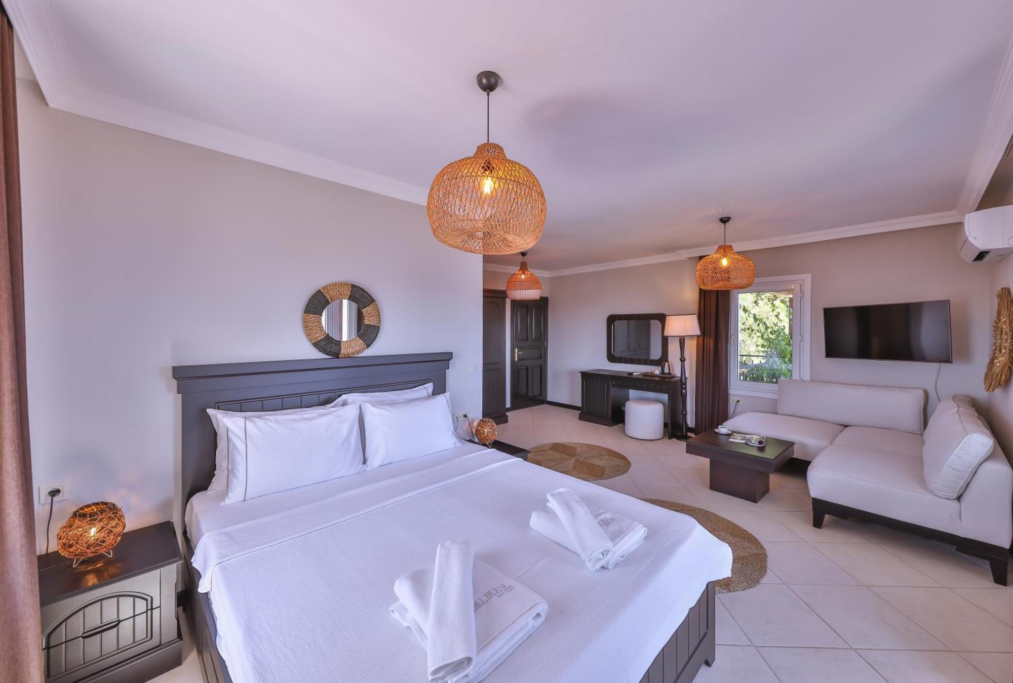 Hill House Adult Only Kas