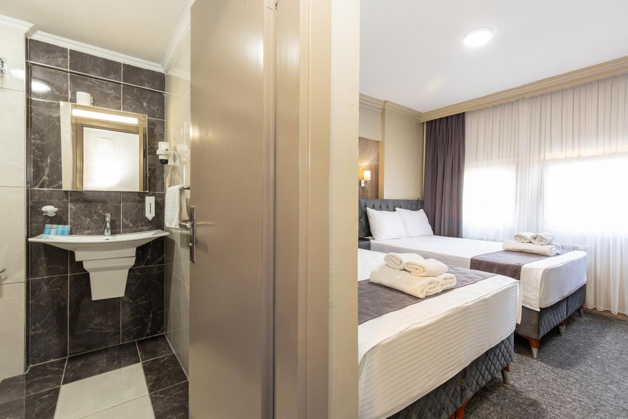 Loyal 3* Bursa