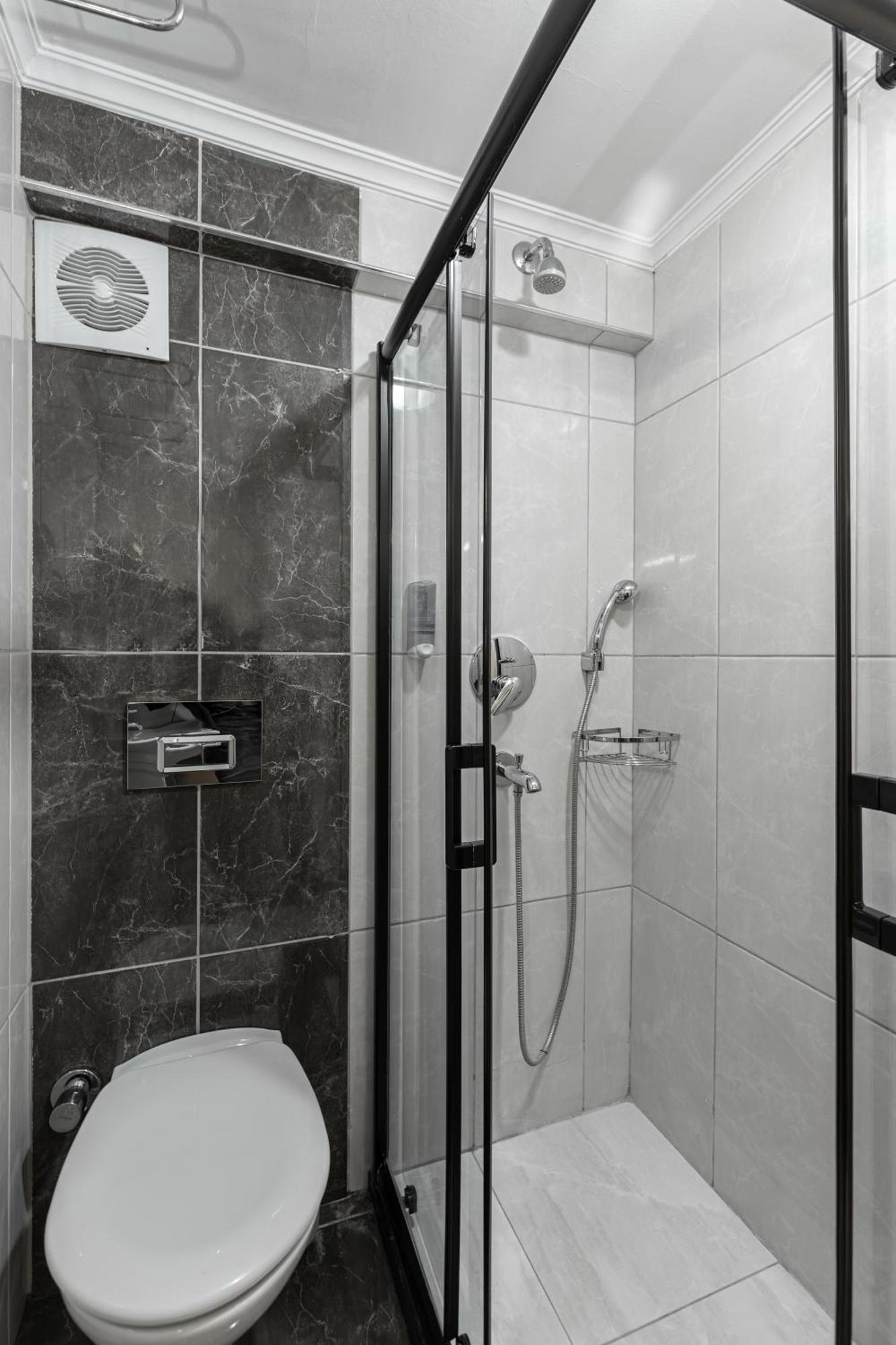 Hotel Loyal 3*