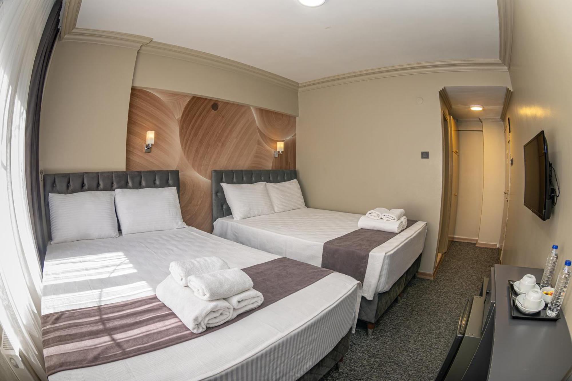 Hotel Loyal