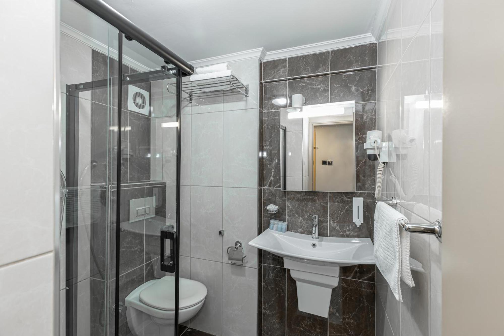 Loyal Hotel Bursa