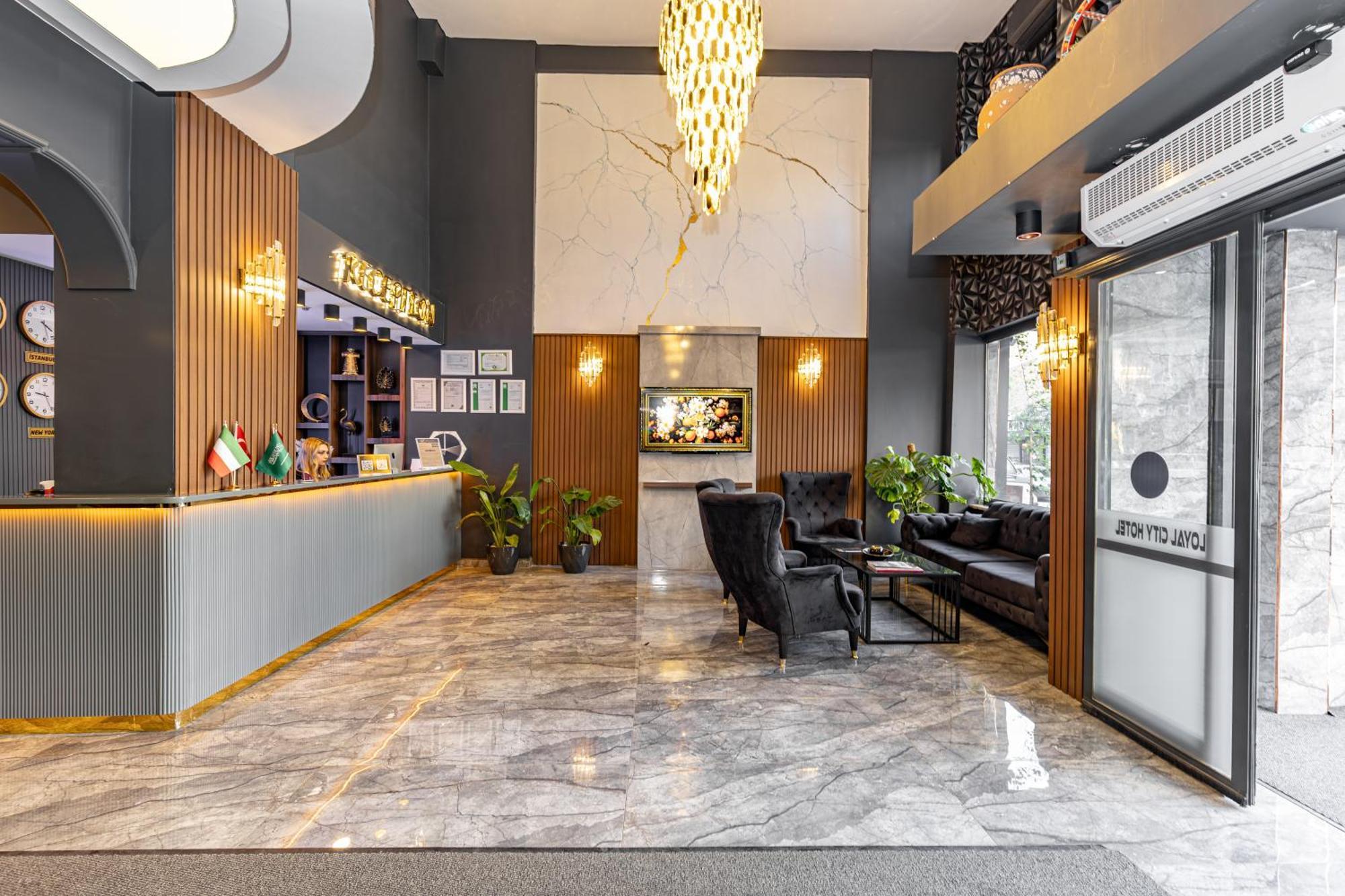 Loyal Hotel