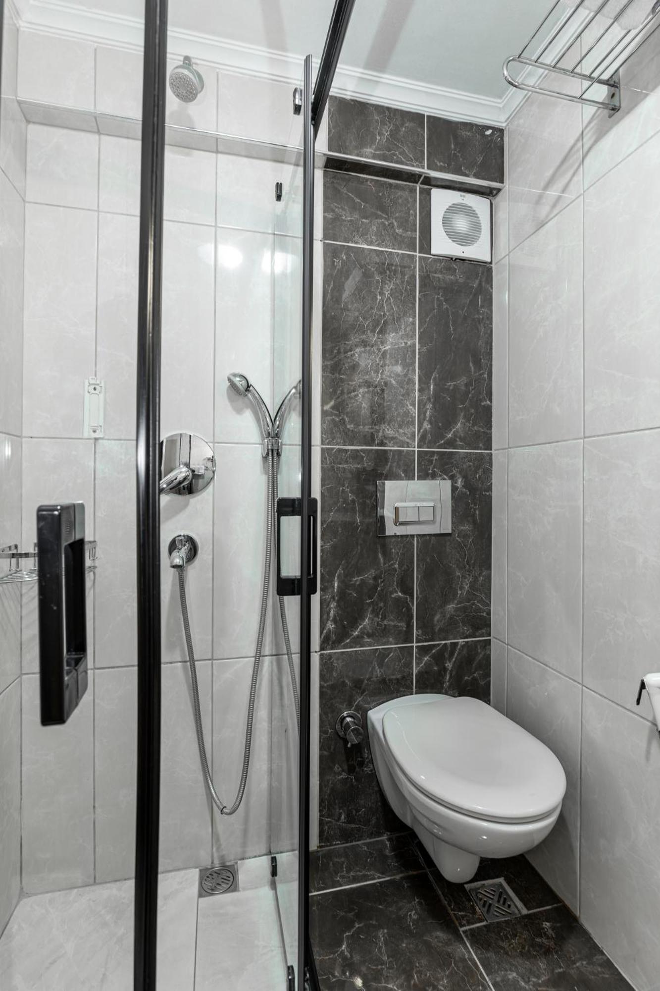 Hotel Loyal 3*