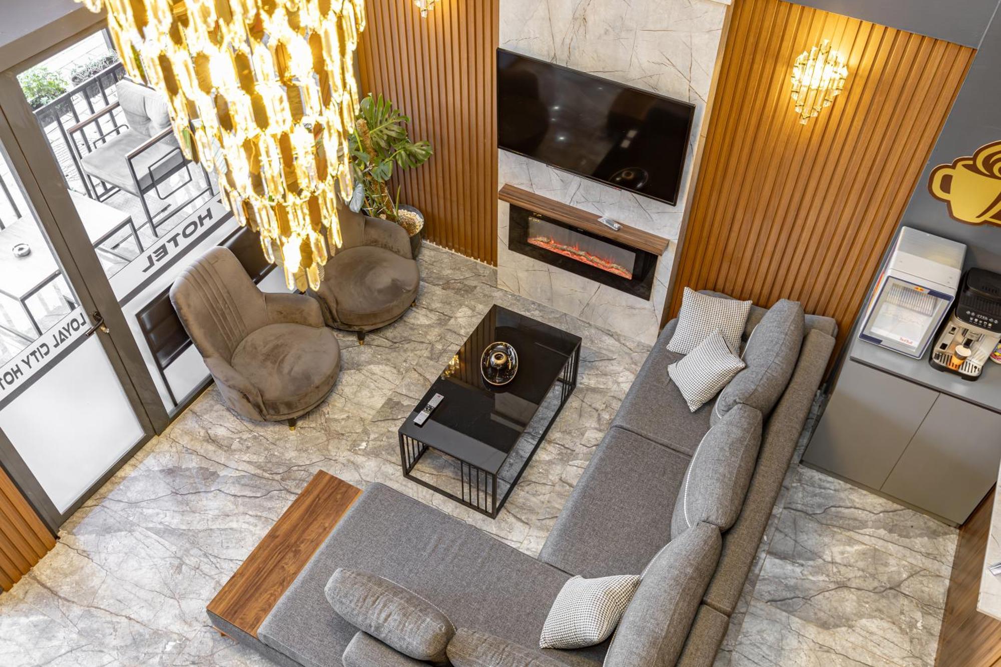 Loyal 3* Bursa