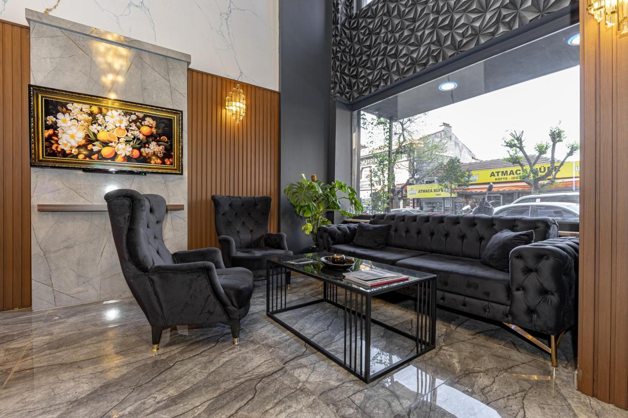 Loyal Hotel 3*