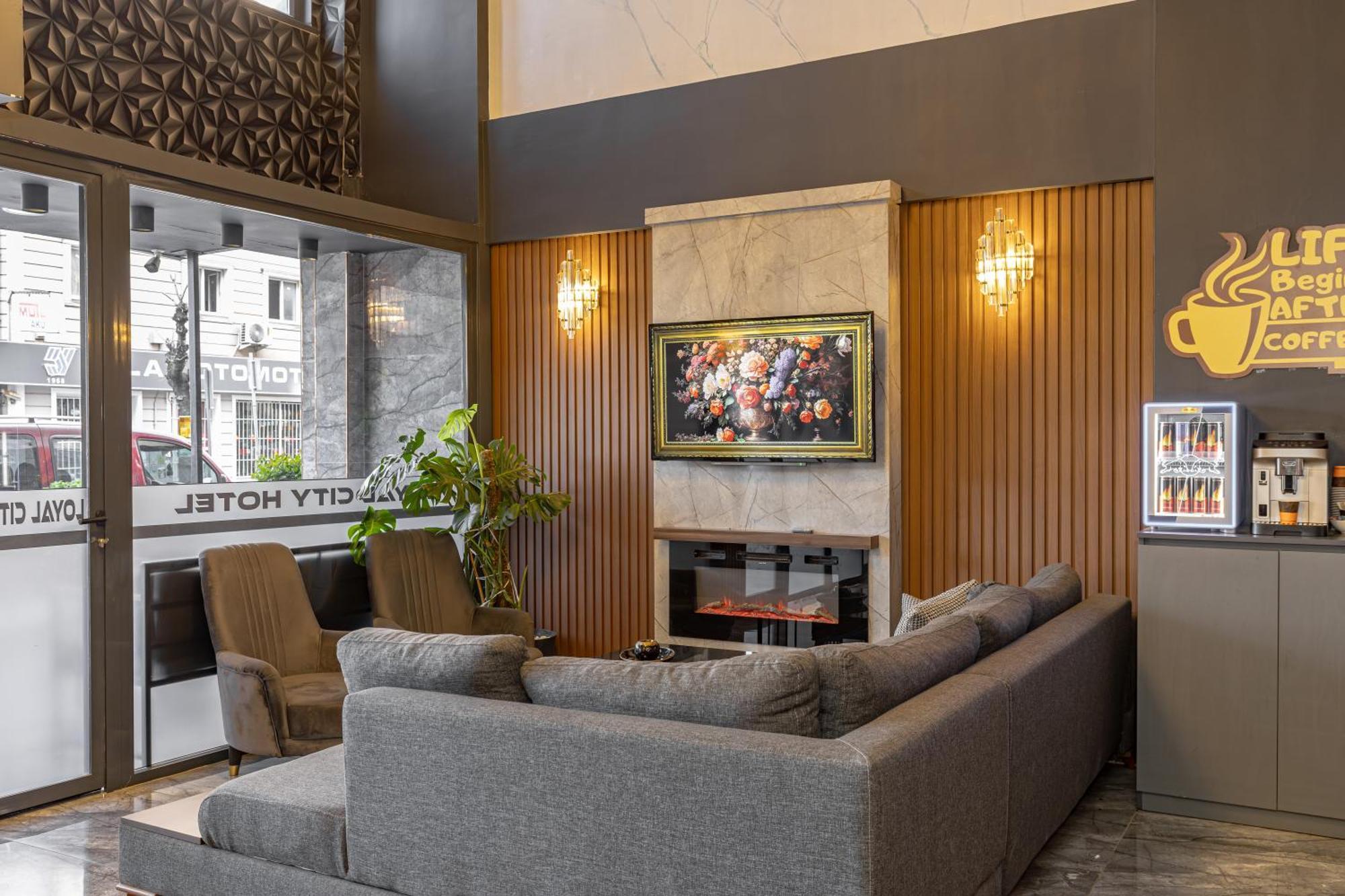 Loyal 3* Bursa