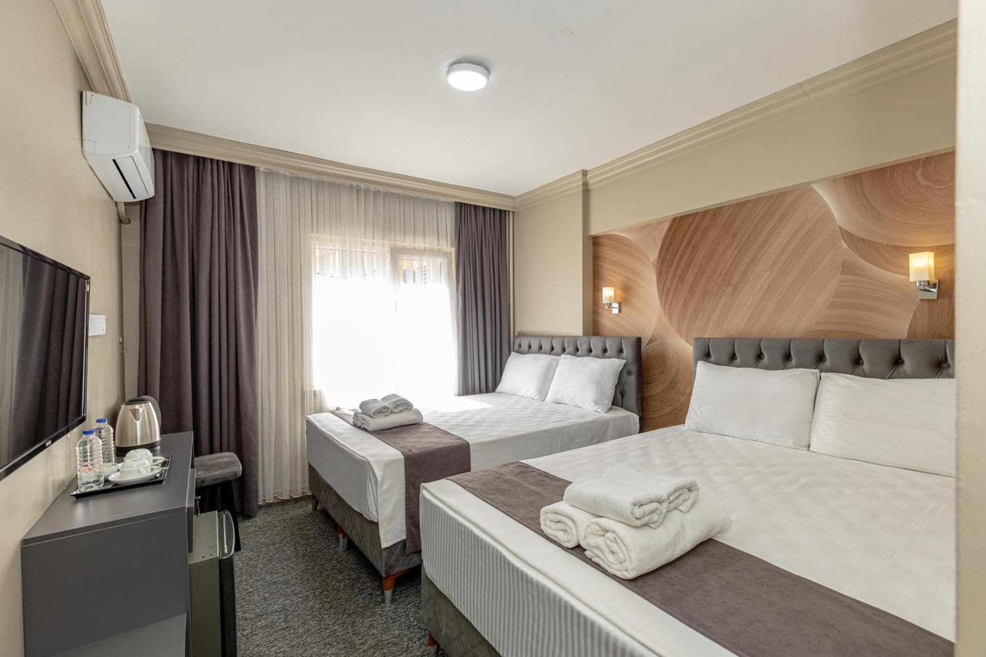 Loyal Hotel 3*