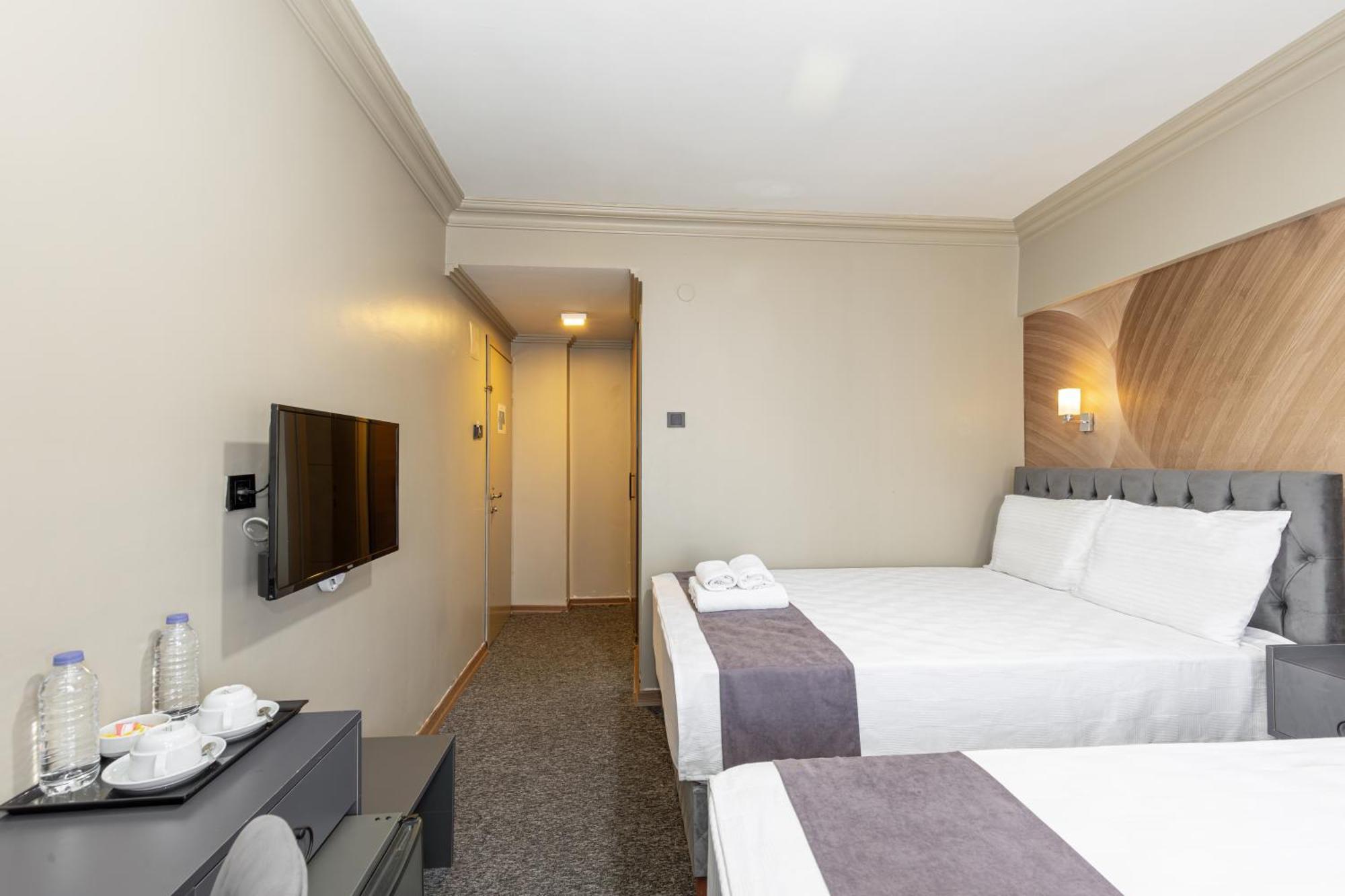 Hotel Loyal