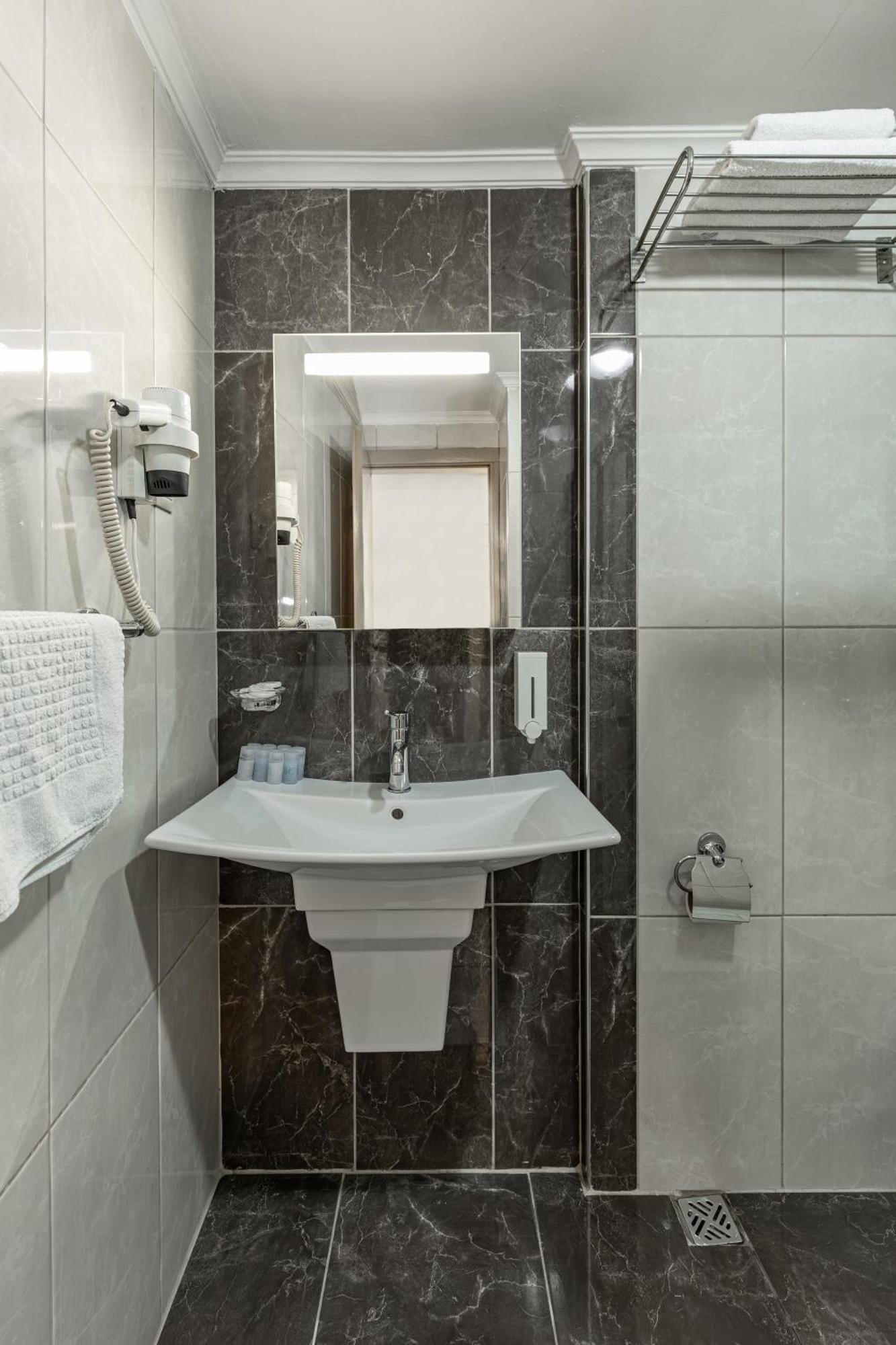 Loyal Hotel Bursa