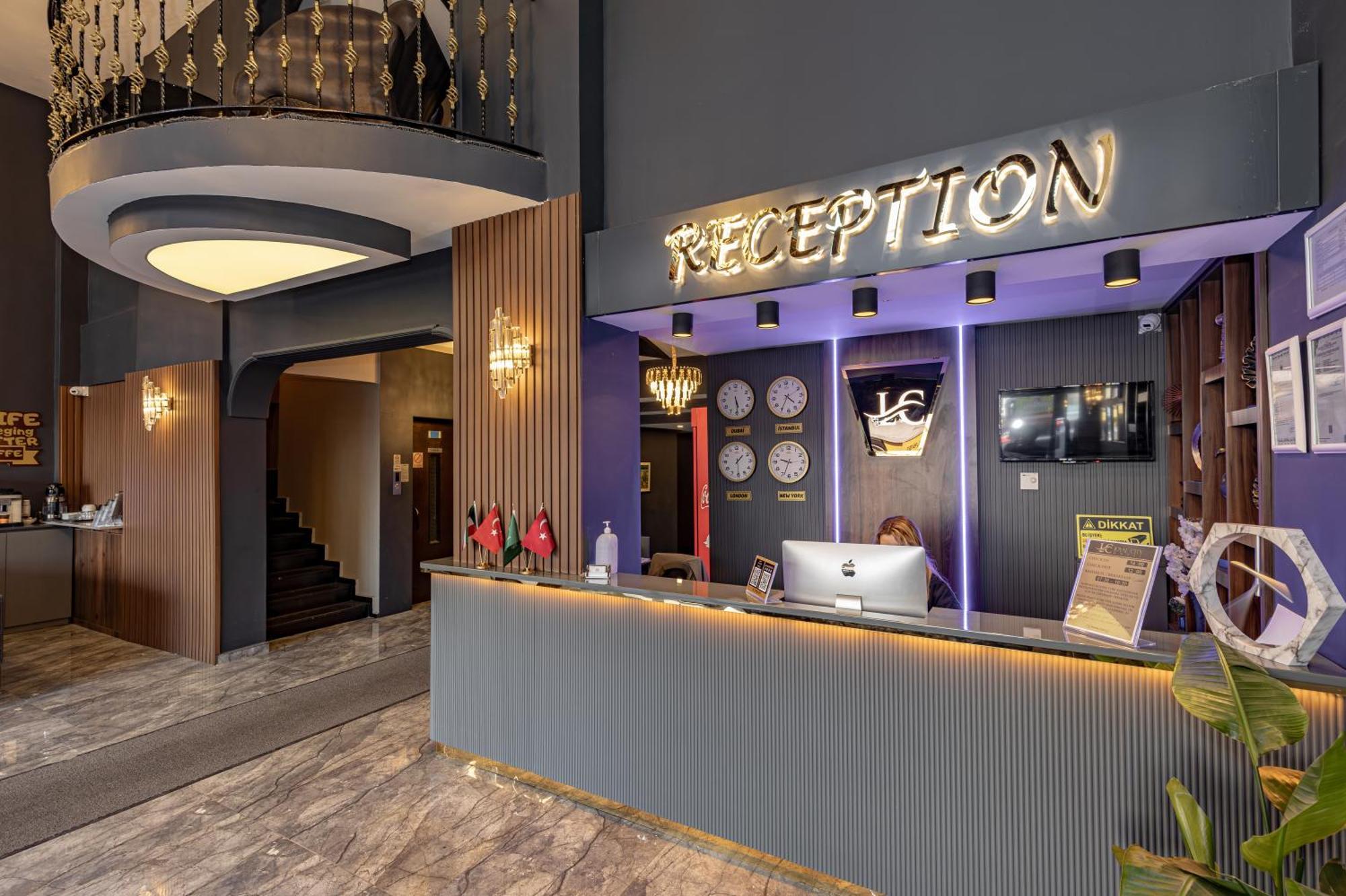 Hotel Loyal