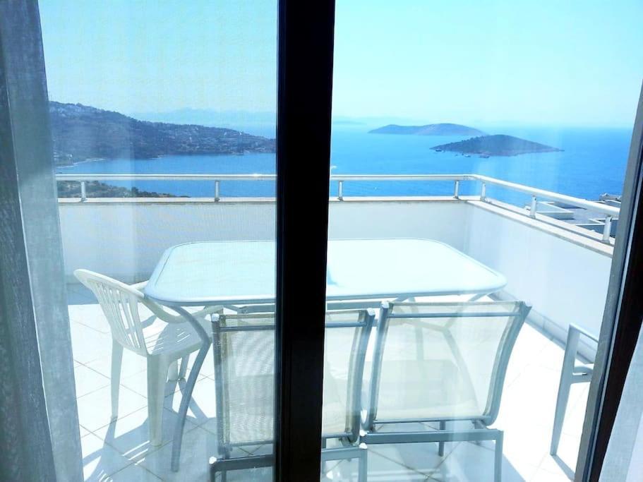 Seaview Luxury Apartment