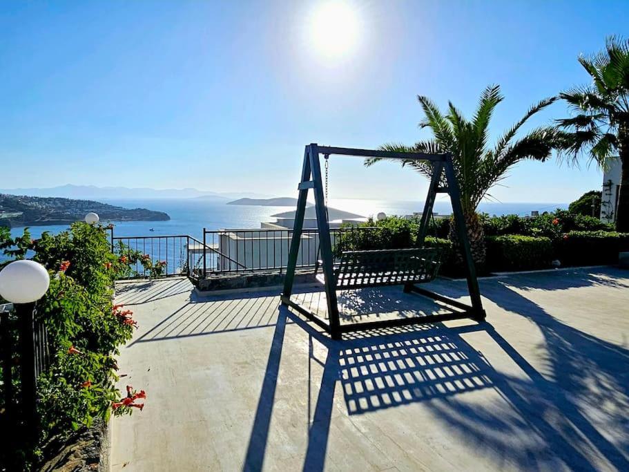 Seaview Luxury Apartment *