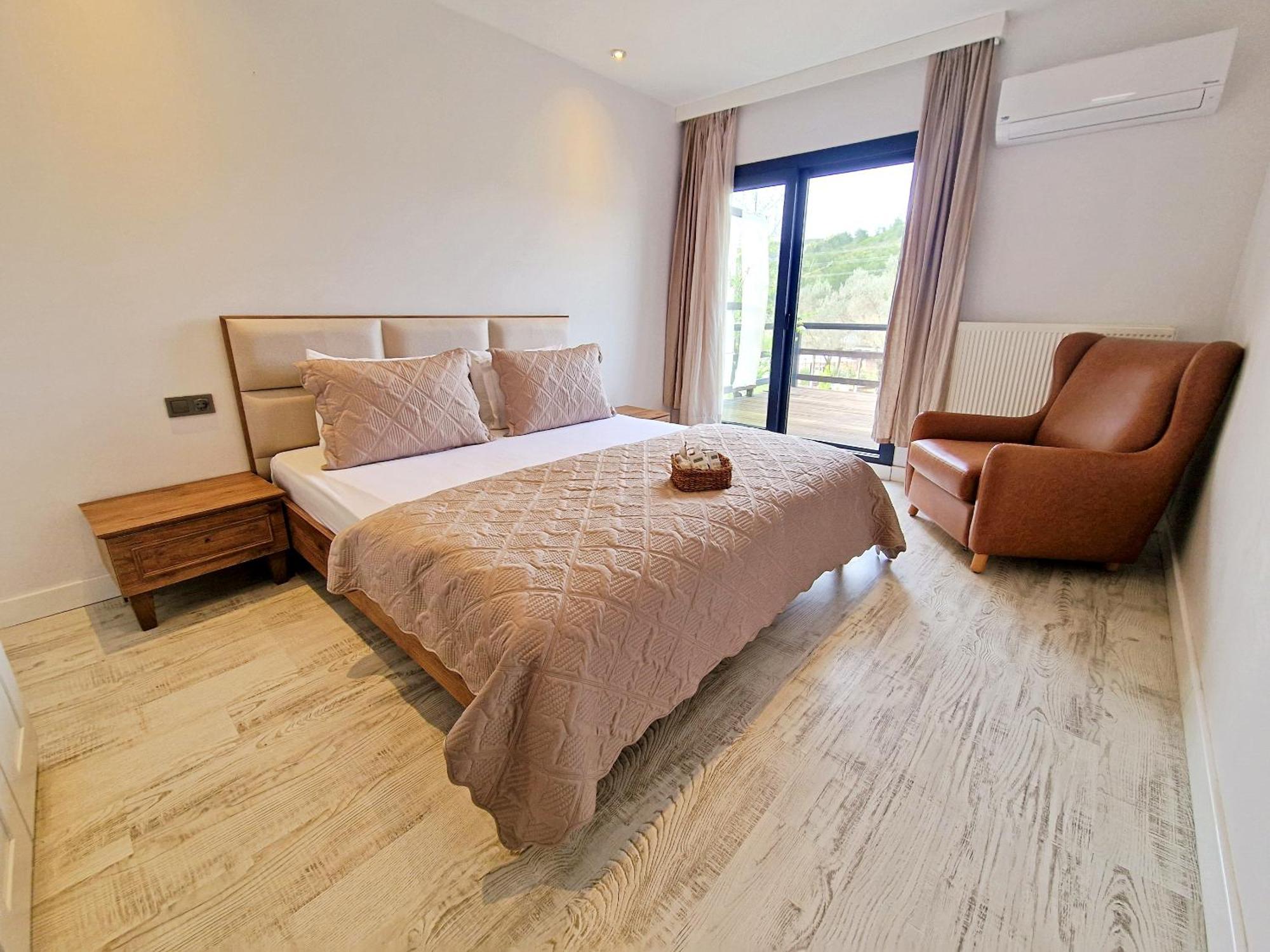 Turnabogazi Ciftlik Evleri * Izmir