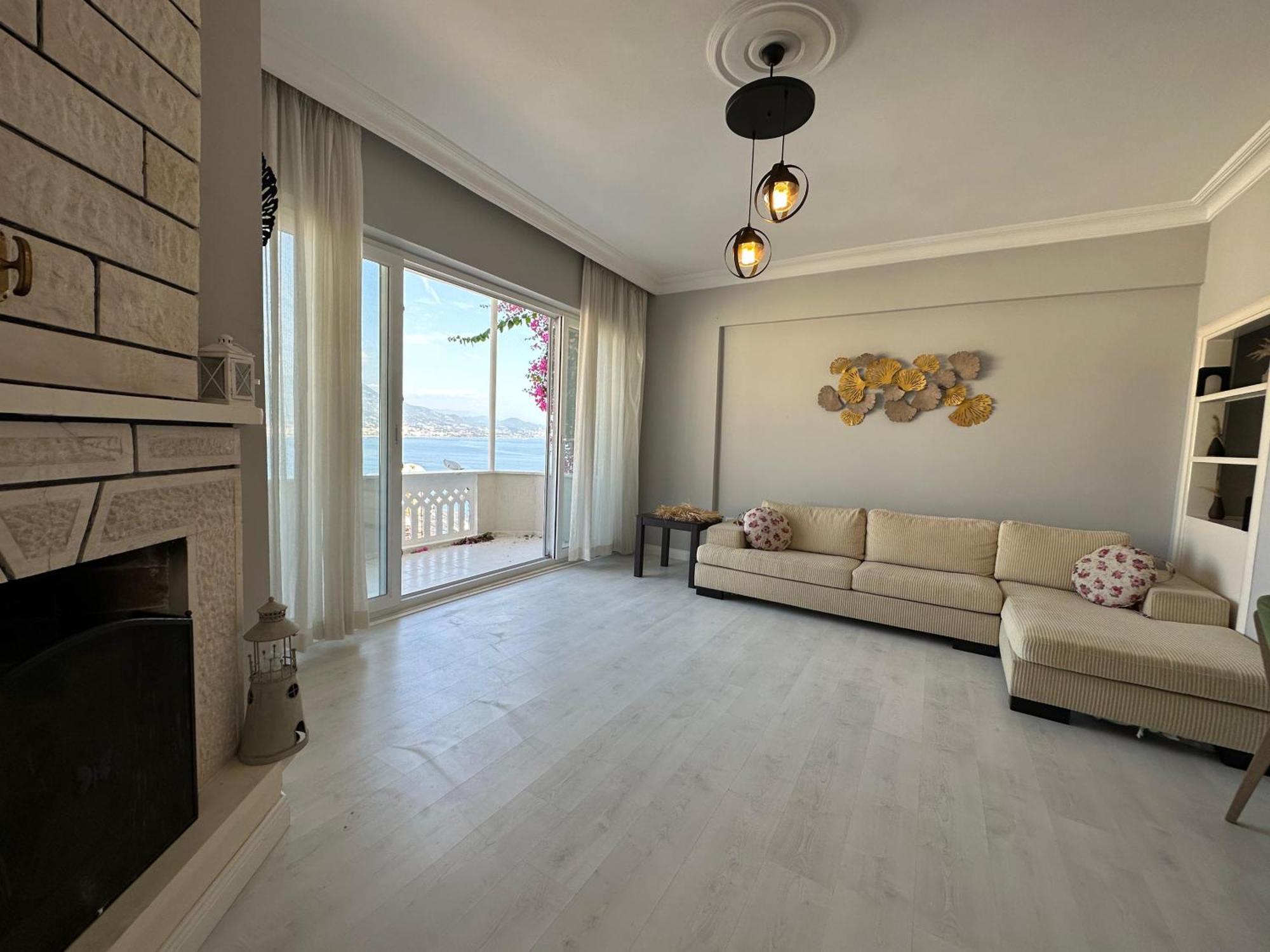 Seaview Castle House *