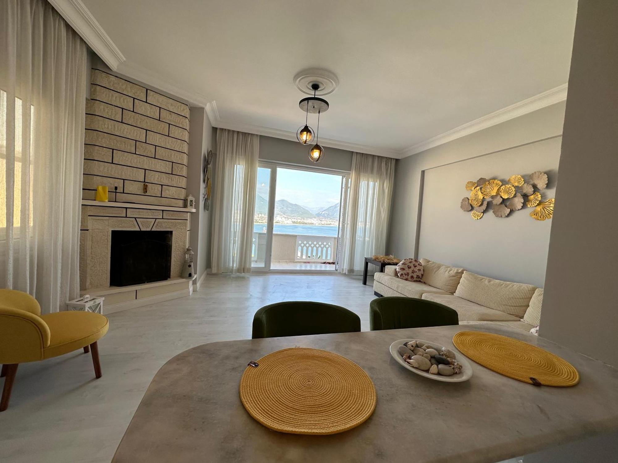Seaview Castle House *
