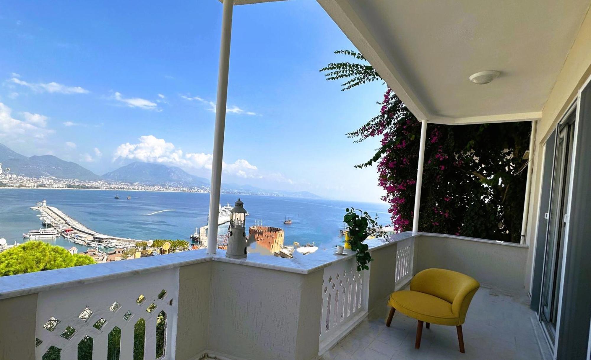 Seaview Castle House *