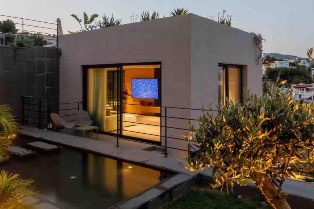 Villa Mansion With Sea And Rocks View, Housekeeper, Breakfast