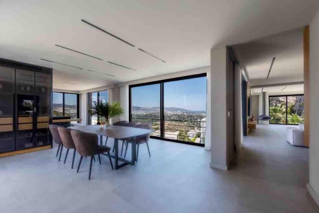 Mansion With Sea And Rocks View, Housekeeper, Breakfast Bitez