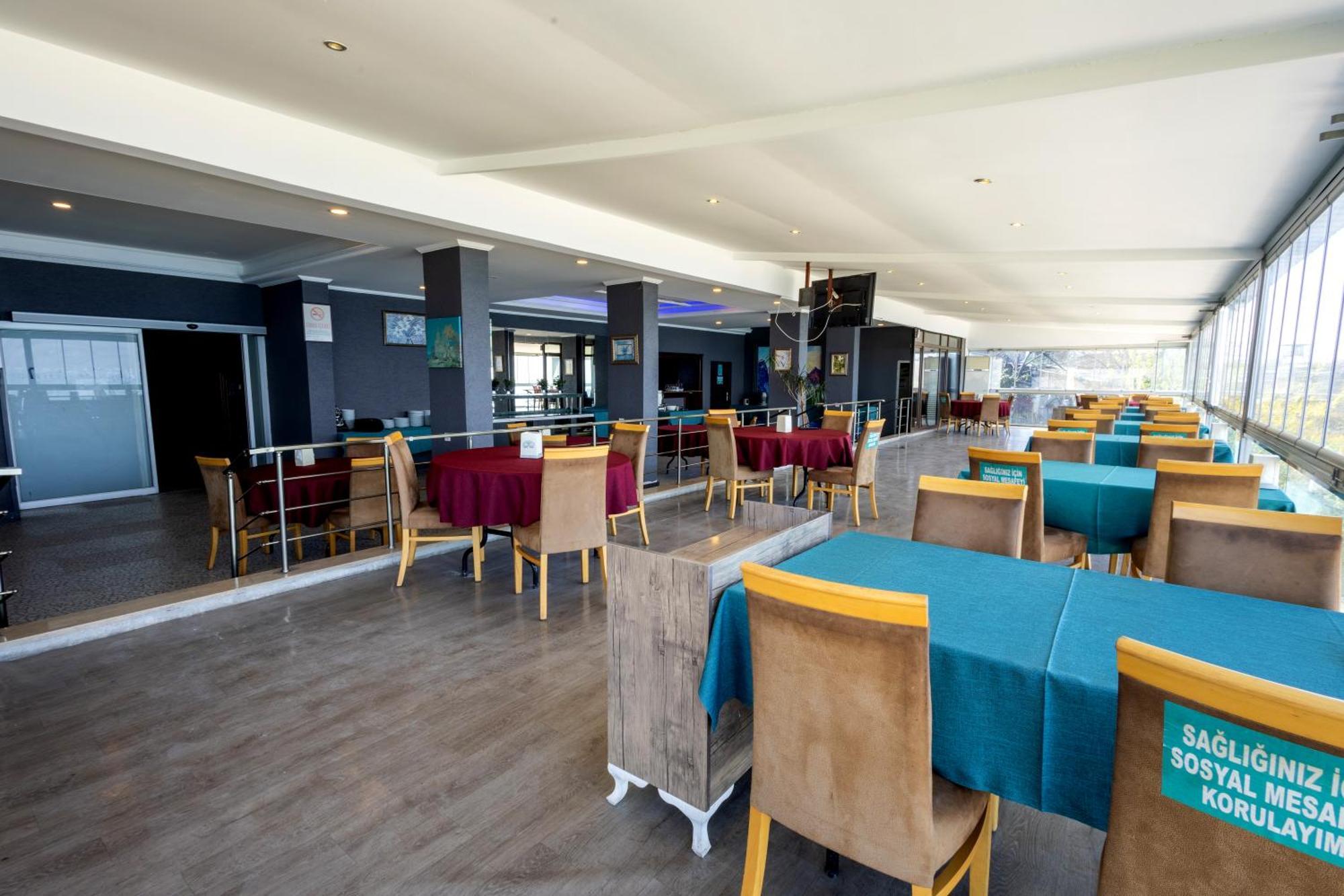 Hotel Mora 3*