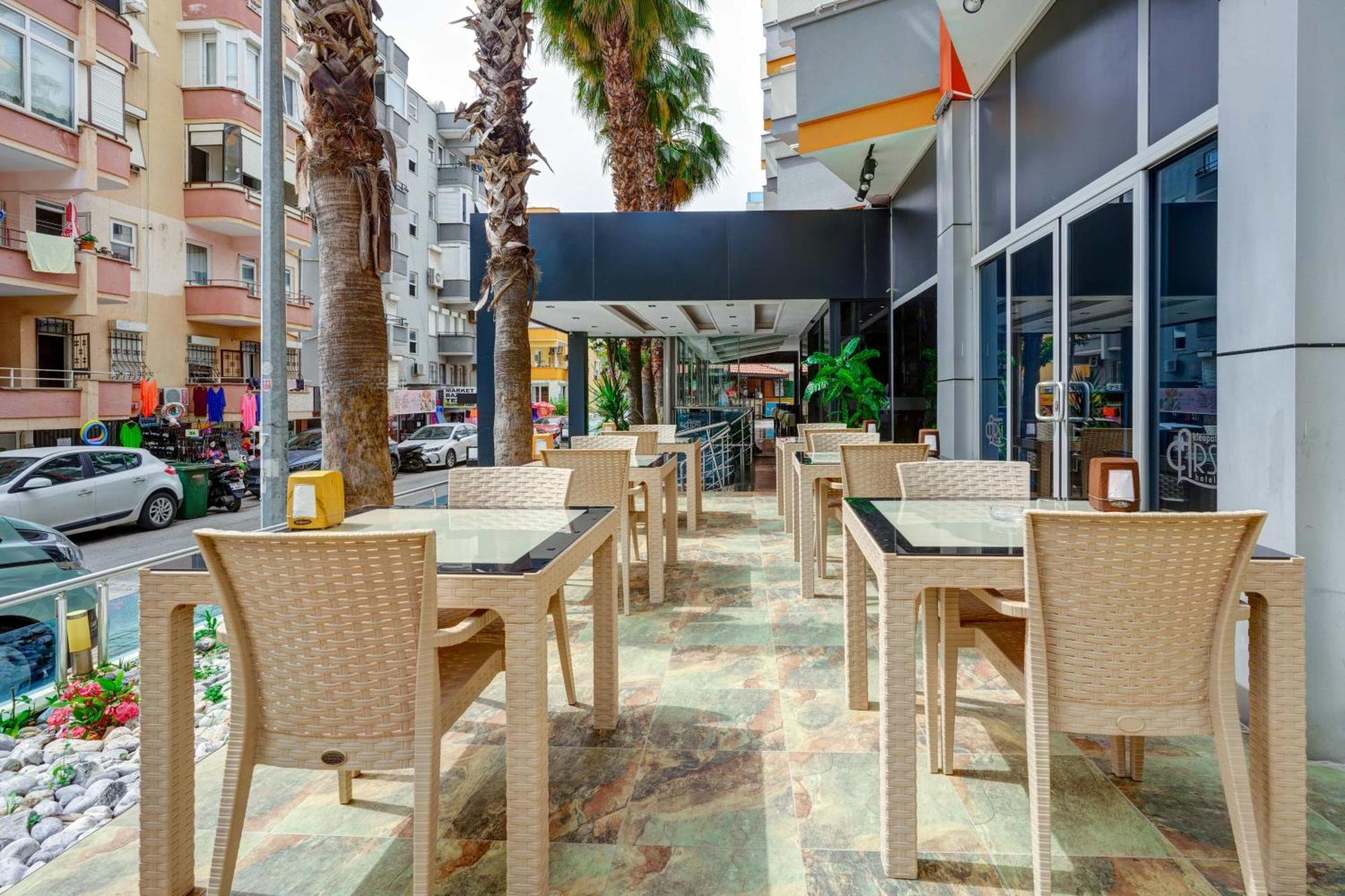 Hotel Kleopatra Arsi 4*