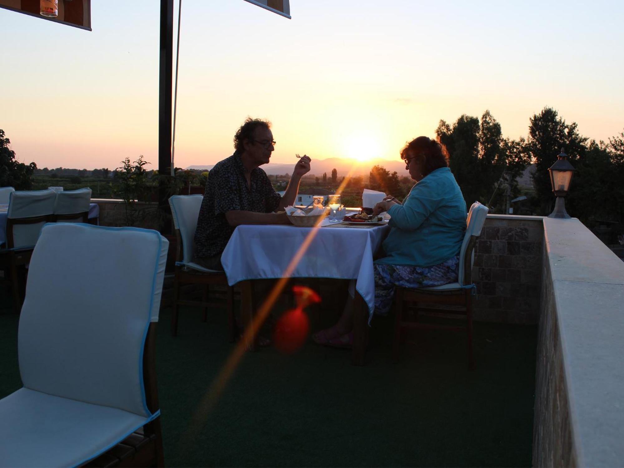 Rebetika & Bistro Selcuk