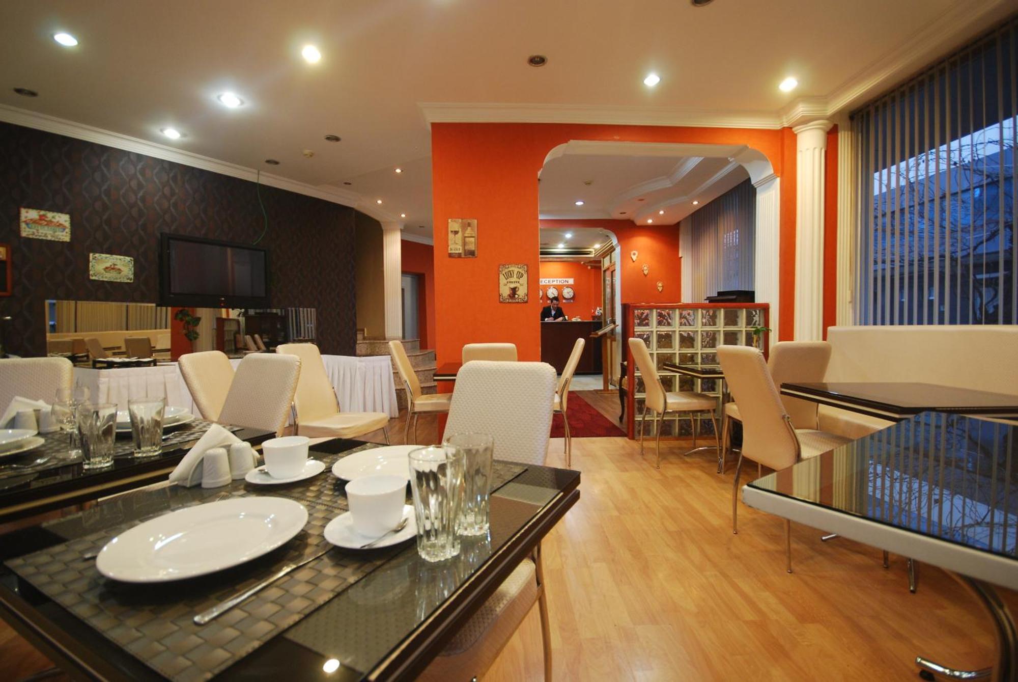 Hotel Mini 2*
