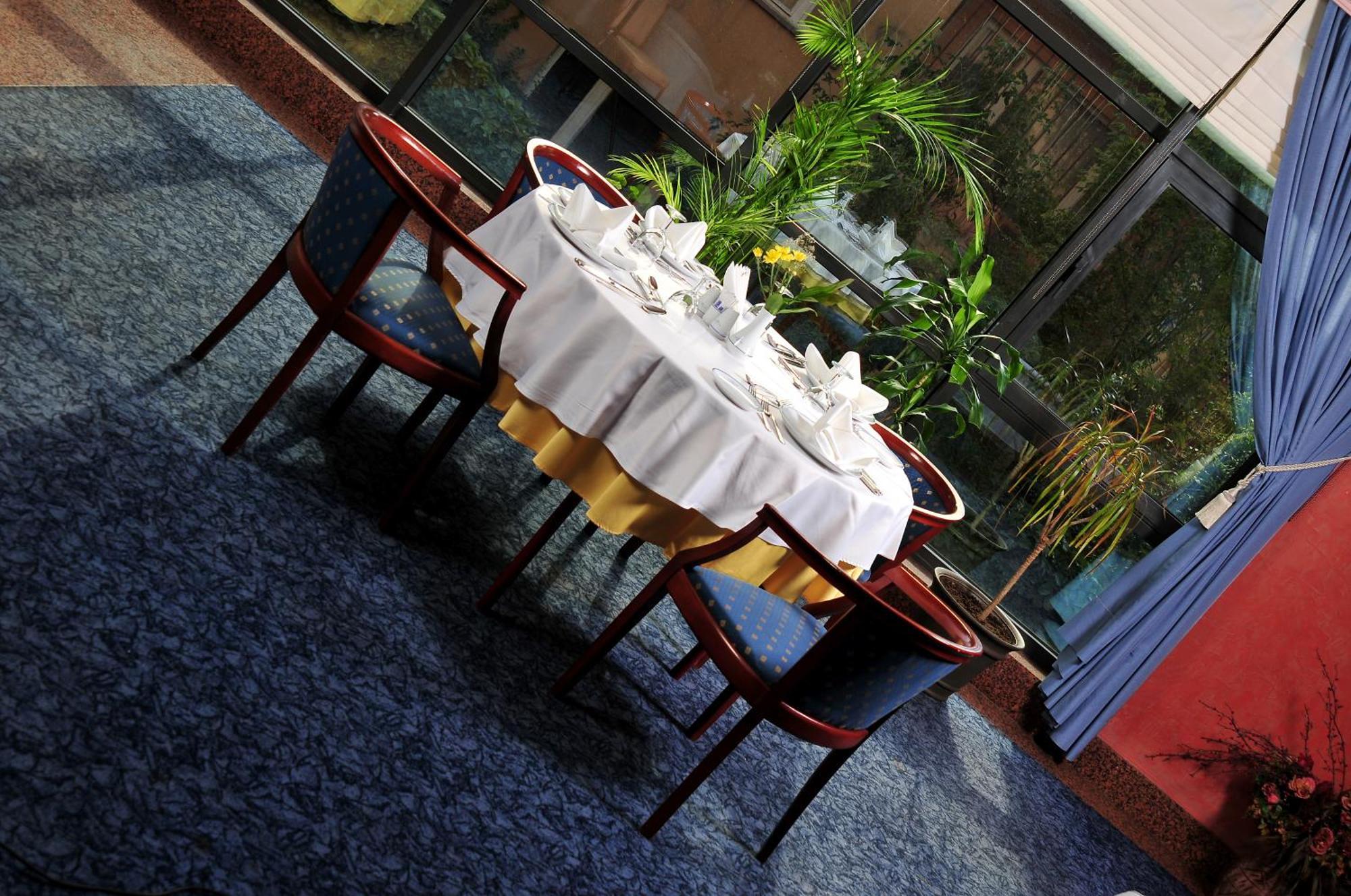 Hotel Class 4*