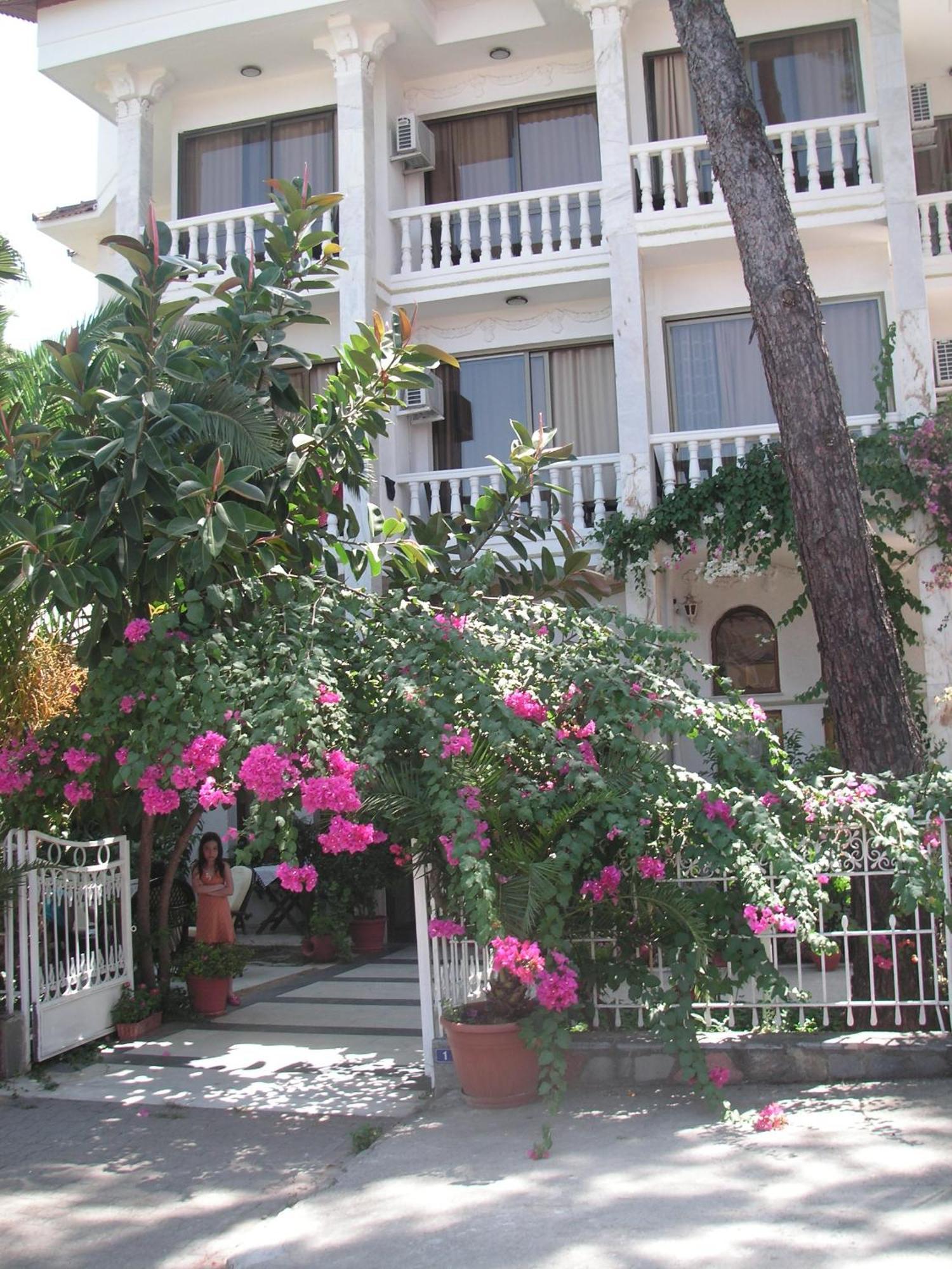 Hotel Carikci