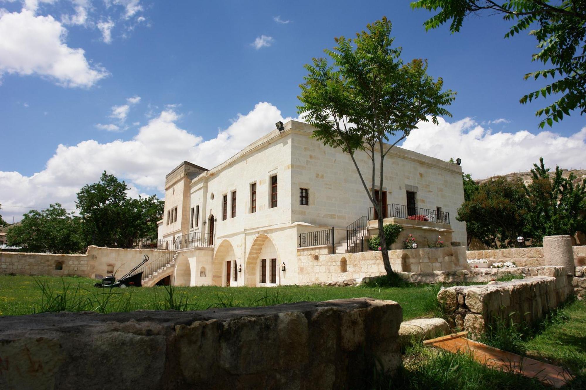 Hotel Melis Cave