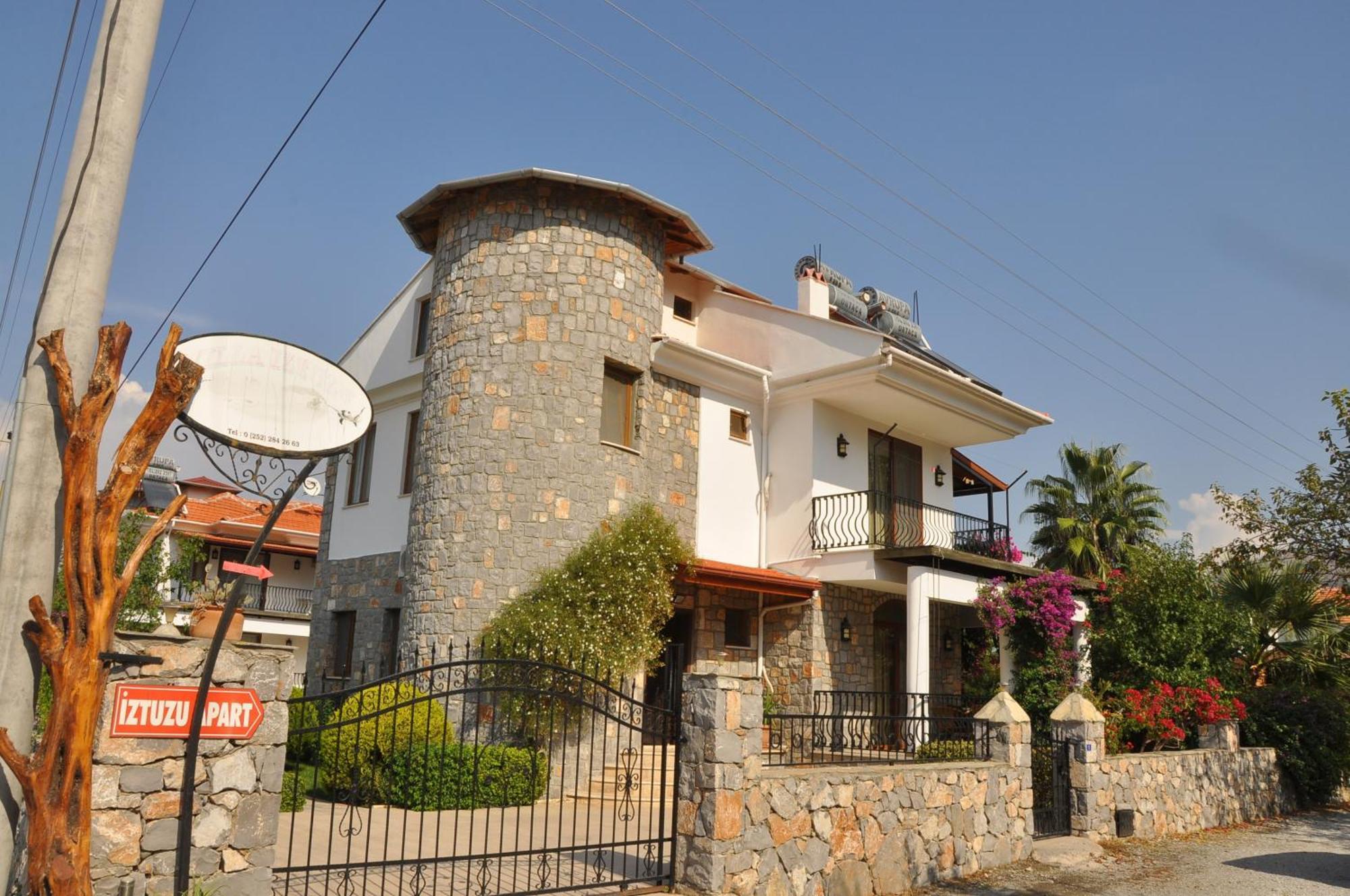 Aparthotel Iztuzu Apart&villas *