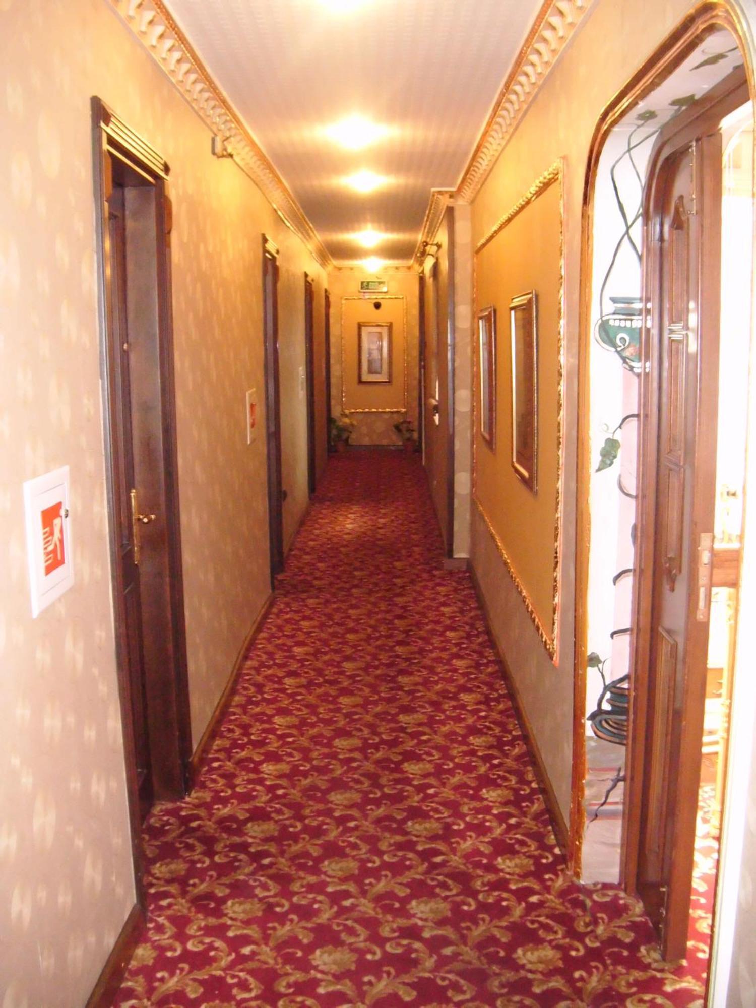 Hotel Grand De Londres 4*